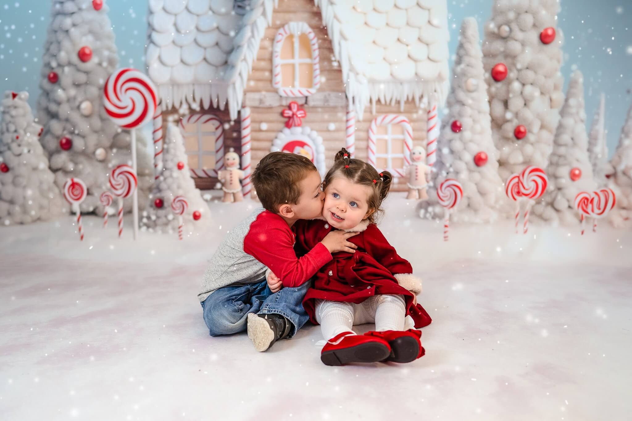 Kate Weihnachten Winter Schnee Süßigkeiten Haus Hof Hintergrund von Chain Photography