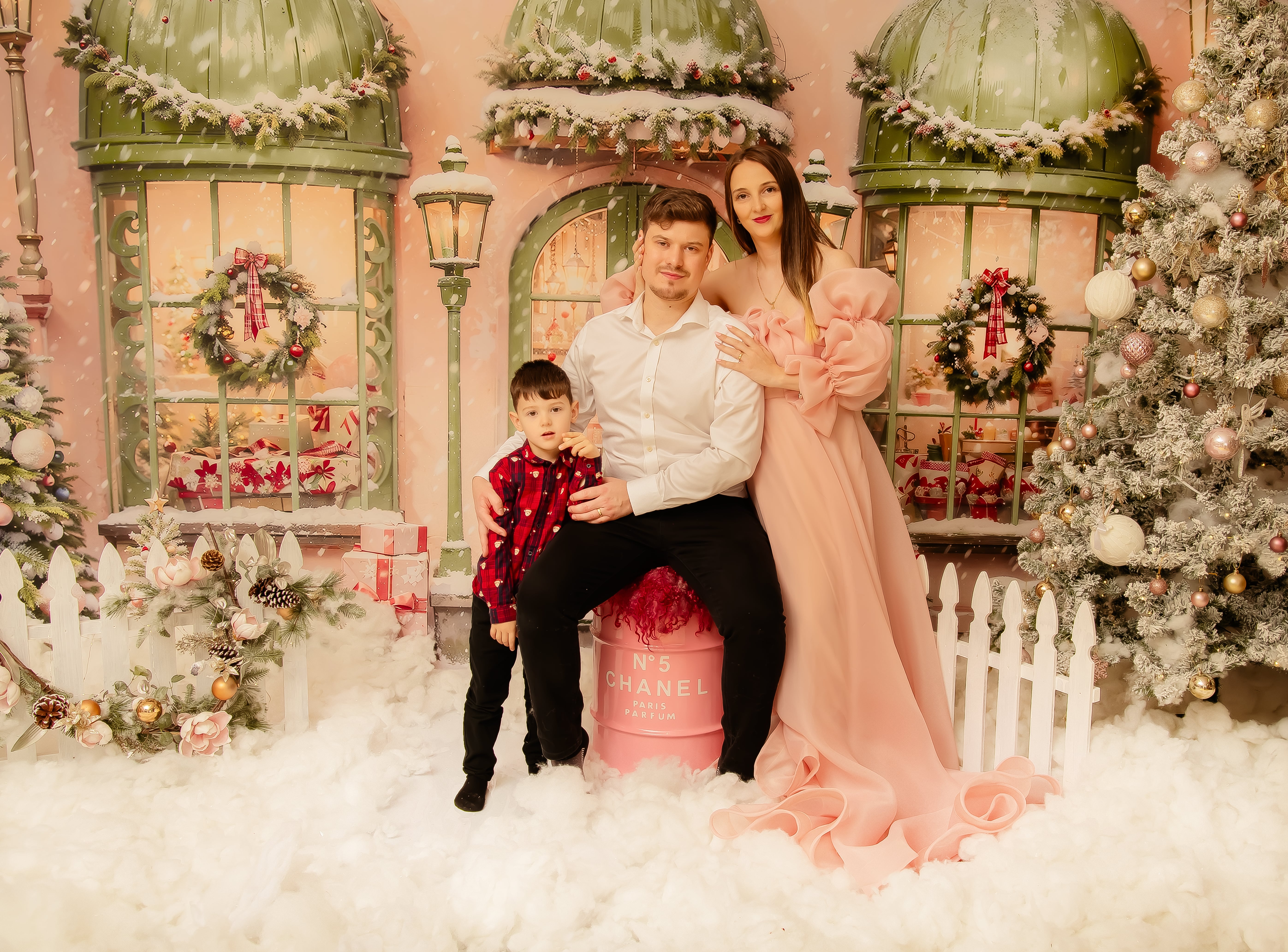 Kate Weihnachten Rosa Haus Schnee Geschenk Straße Hintergrund entworfen von Emetselch