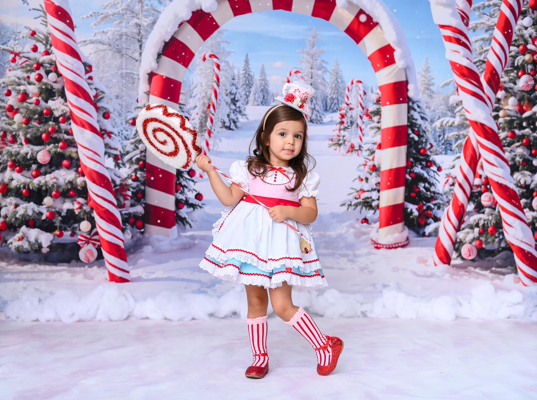 Kate Winter Weihnachten Outdoor Wald Schnee Candy Bogen Hintergrund entworfen von Chain Photography