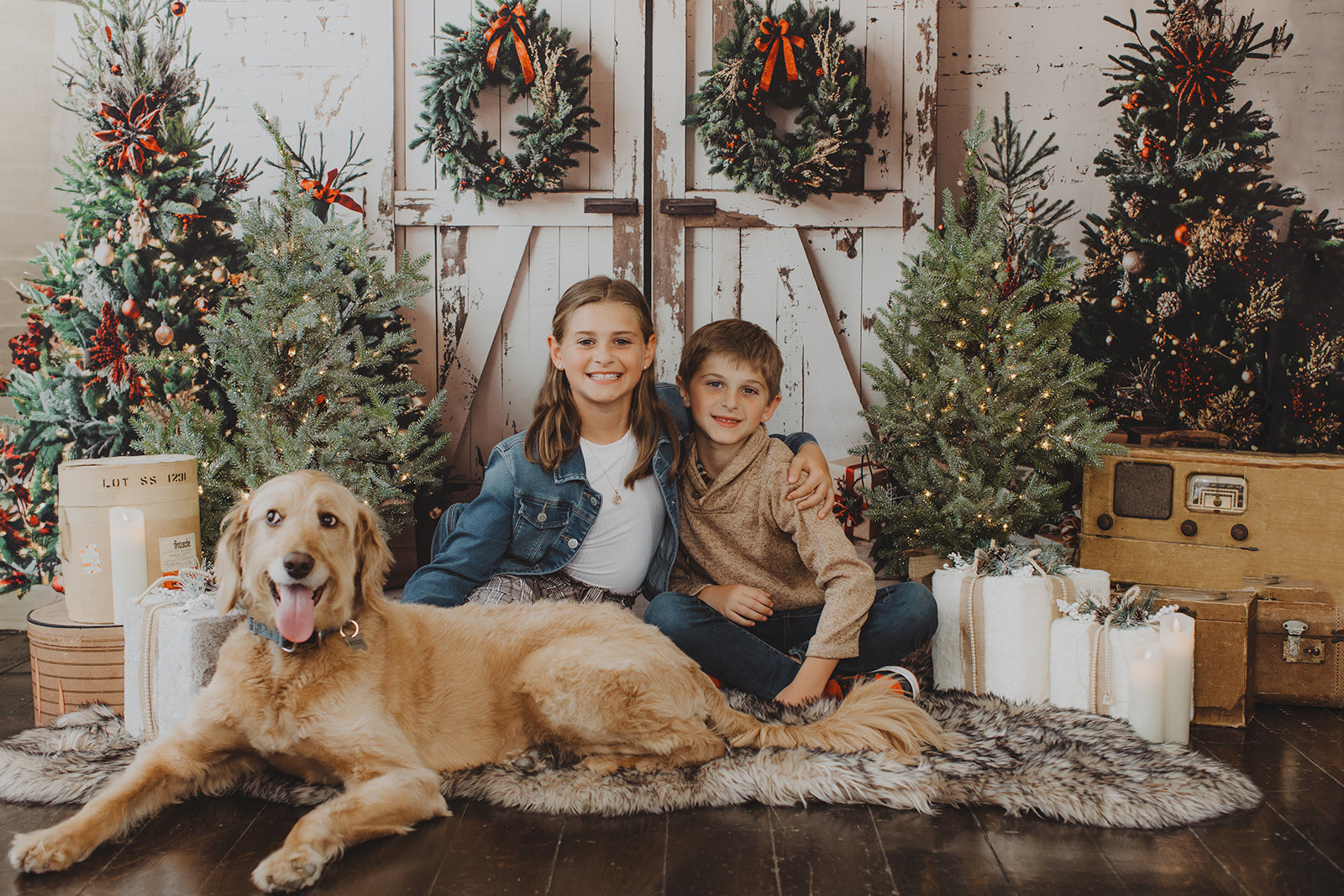 Kate Weihnachten Weiß Shabby Scheune Tür Hintergrund entworfen von Emetselch