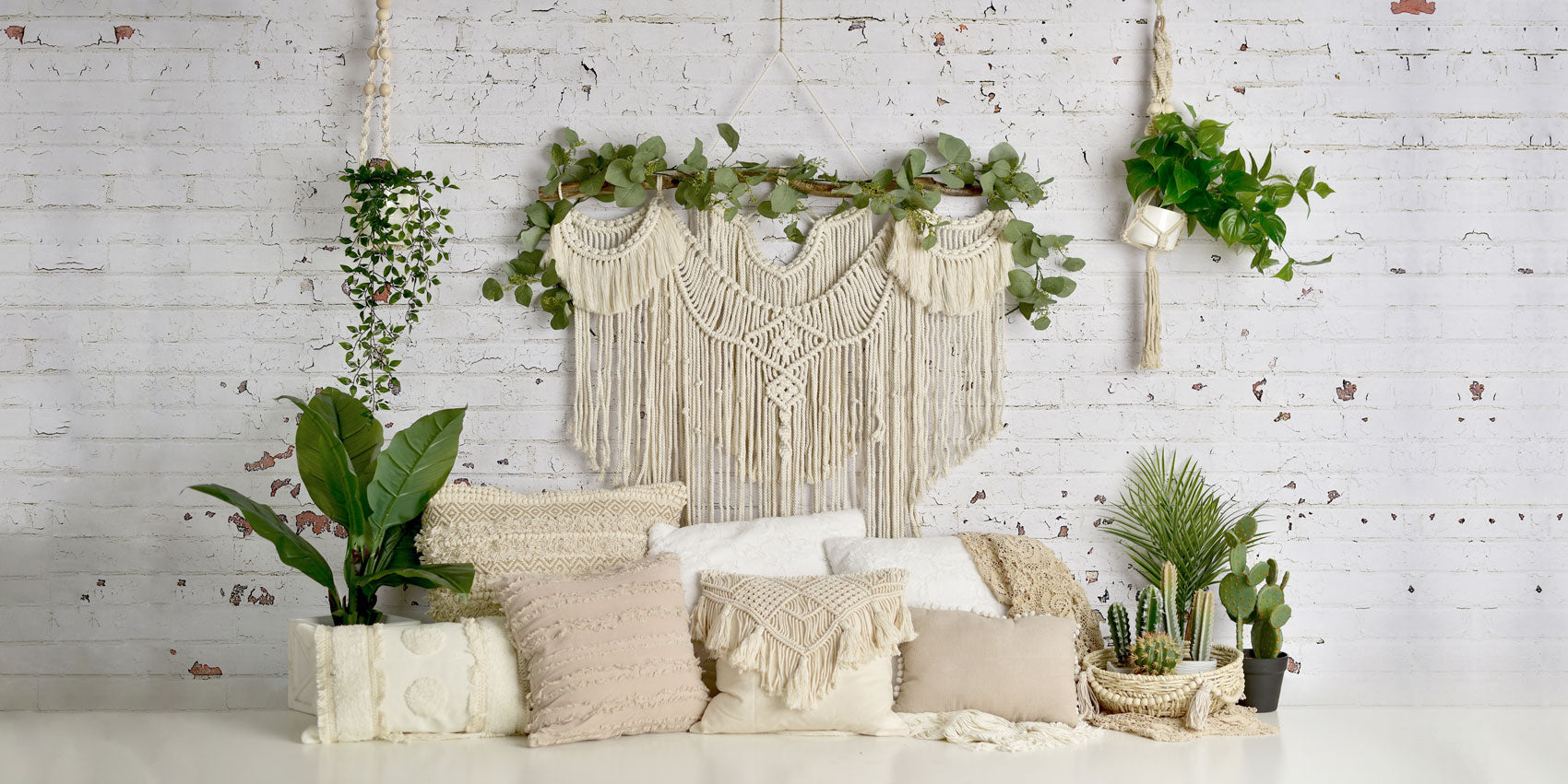 Kate Boho Macrame Bodenkissen mit Pflanzen Hintergrund Entworfen von Mandy Ringe Photography - Kate Backdrop.de