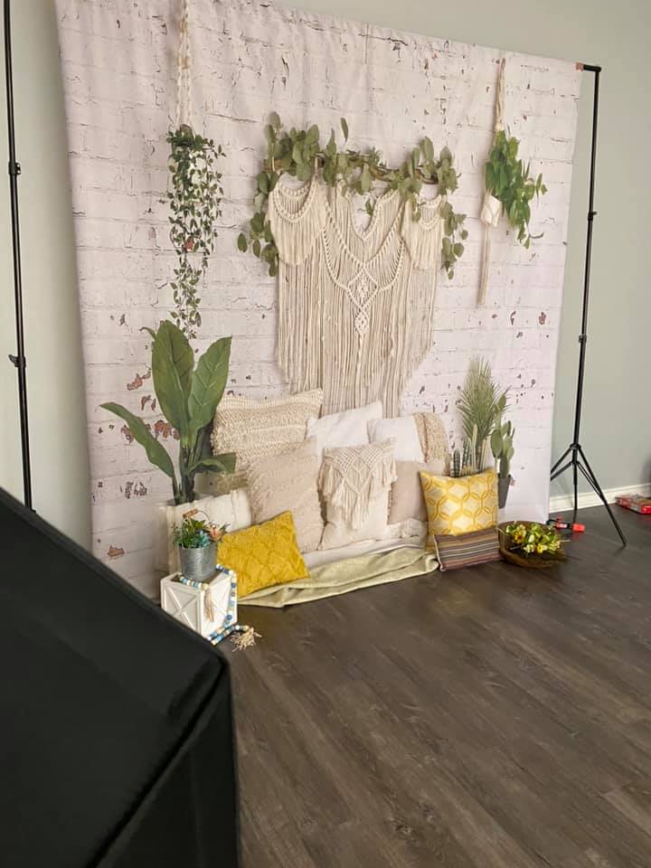 Kate Boho Macrame Bodenkissen mit Pflanzen Hintergrund Entworfen von Mandy Ringe Photography - Kate Backdrop.de