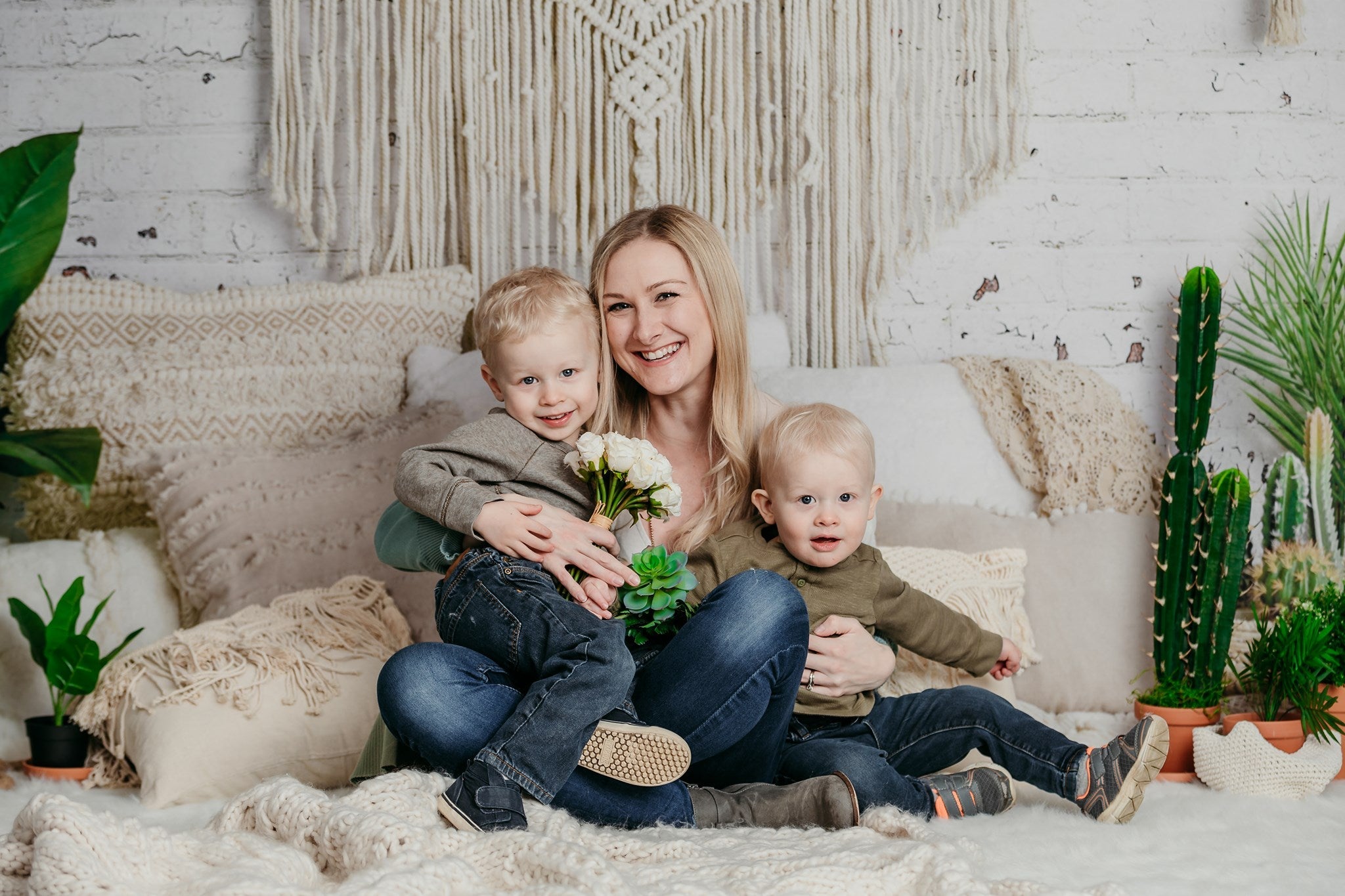 Kate Boho Macrame Bodenkissen mit Pflanzen Hintergrund Entworfen von Mandy Ringe Photography - Kate Backdrop.de