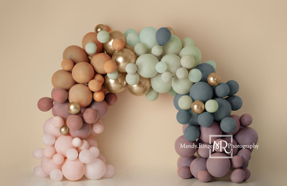 Kate Regenbogen Boho Hintergrund Ballonbogen von Mandy Ringe Photography - Kate Backdrop.de